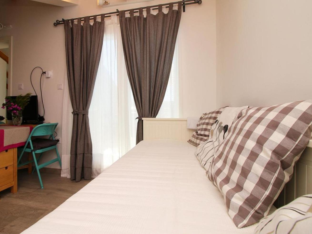 Apartments Elvi - Amazing Position & Parking Примоштен Экстерьер фото