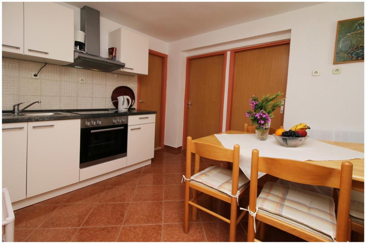 Apartments Elvi - Amazing Position & Parking Примоштен Экстерьер фото