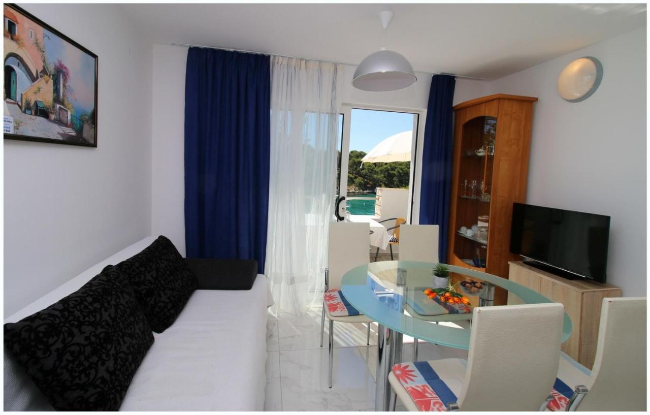 Apartments Elvi - Amazing Position & Parking Примоштен Экстерьер фото