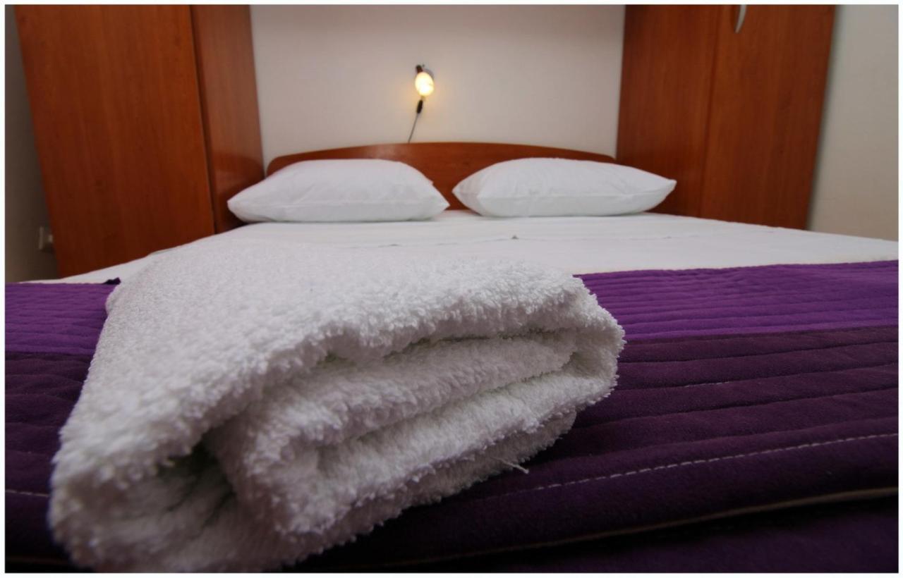 Apartments Elvi - Amazing Position & Parking Примоштен Экстерьер фото