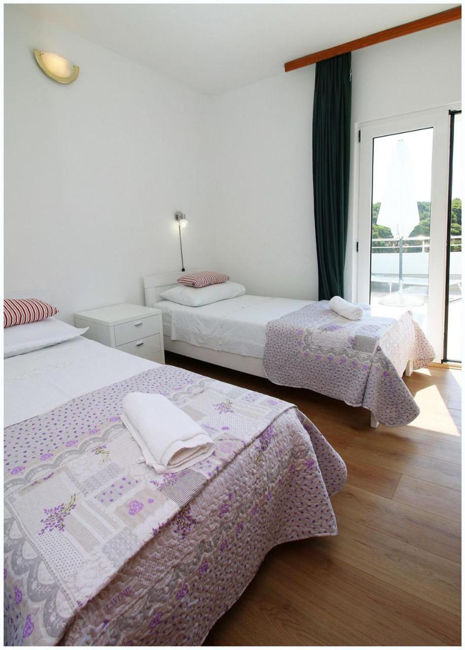 Apartments Elvi - Amazing Position & Parking Примоштен Экстерьер фото
