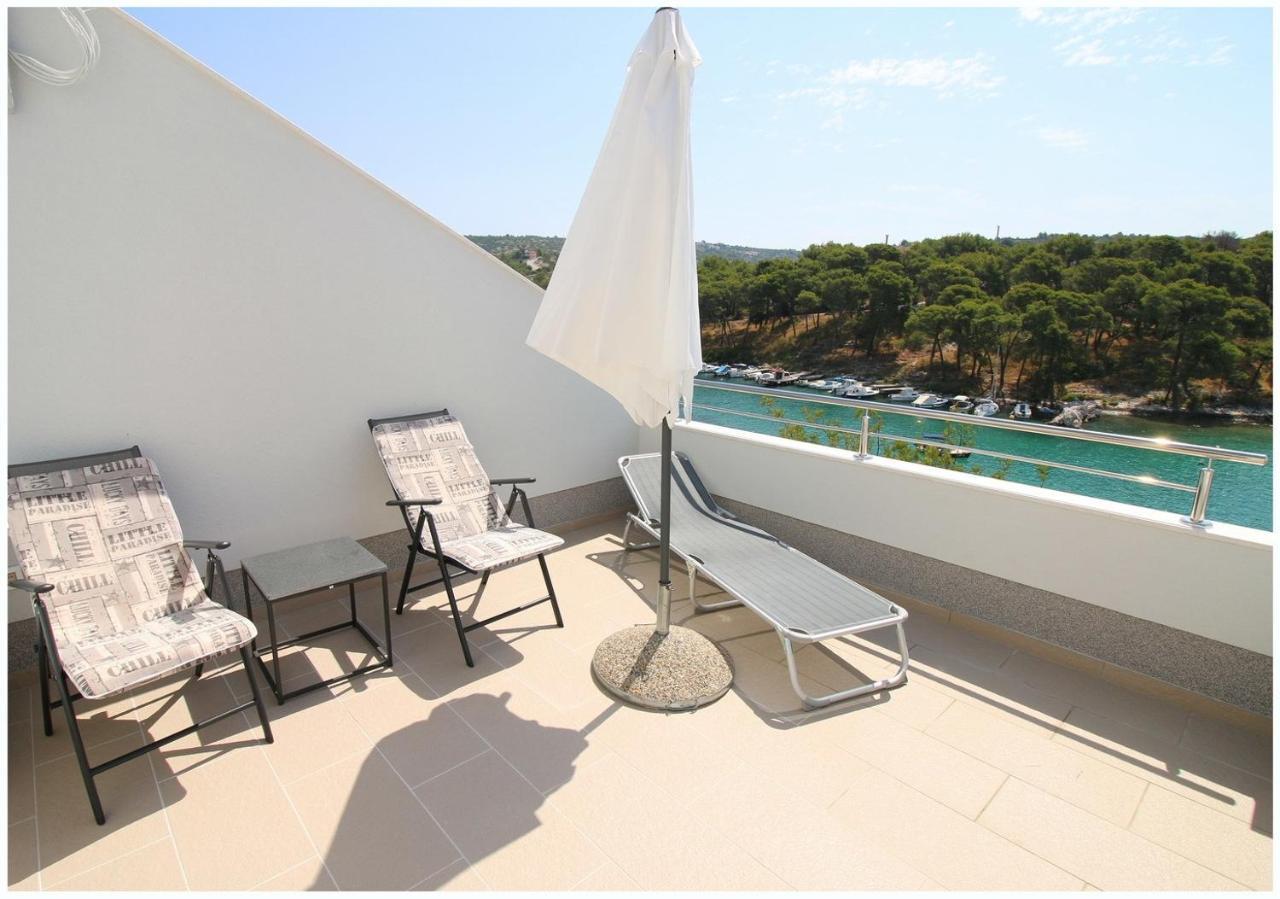 Apartments Elvi - Amazing Position & Parking Примоштен Экстерьер фото